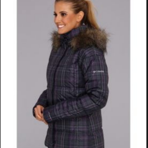 Columbia Puffer with Removable Fur Hood - Picture 9 of 9